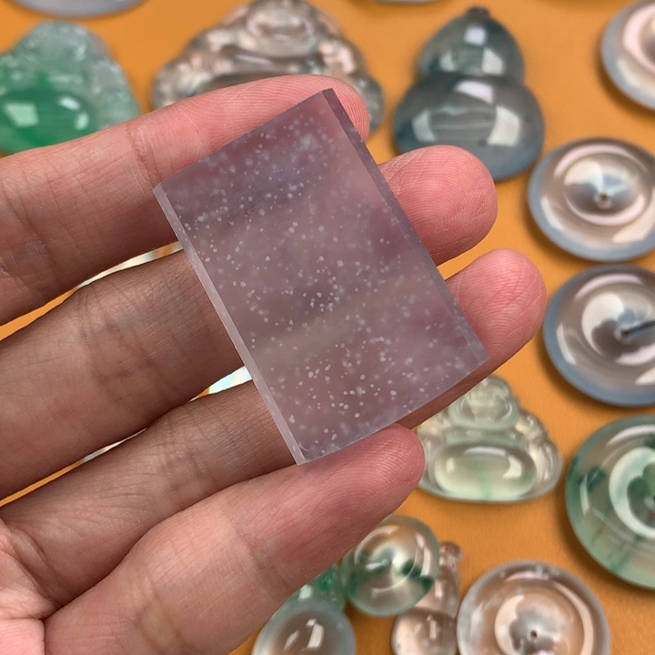 翡翠未镶嵌颈饰….