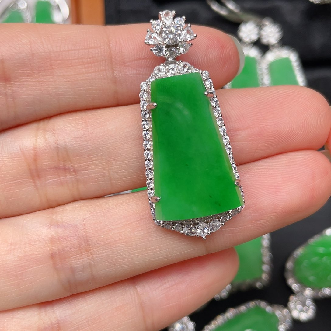 翡翠银S925镶嵌吊坠(赠链)吊坠