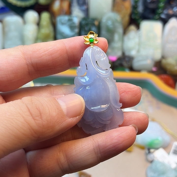 明***河和田玉未镶嵌颈饰