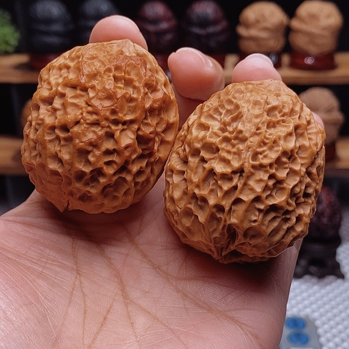 文玩核桃把件晴***空臻龙绣球2