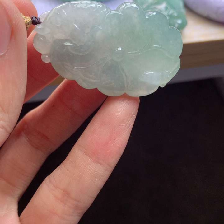 翡翠未镶嵌颈饰吊坠