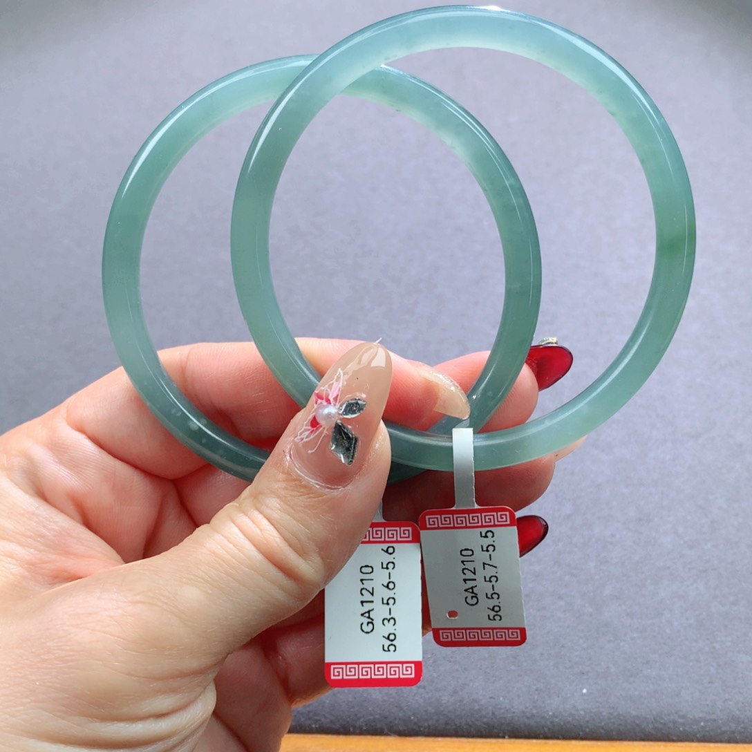 翡翠手镯未镶嵌天然翡翠手镯叮当镯