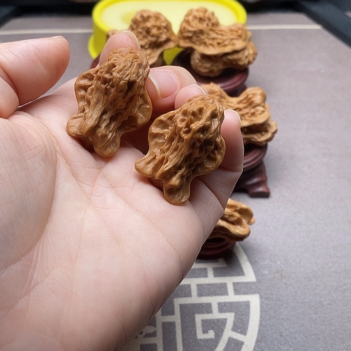 伊***心吊坠文玩核桃文玩核桃