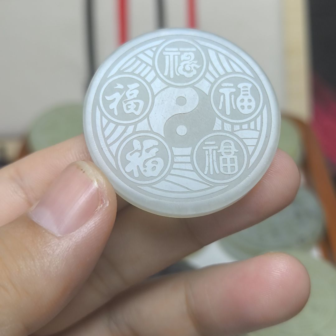 未镶嵌蛇纹石玉颈饰