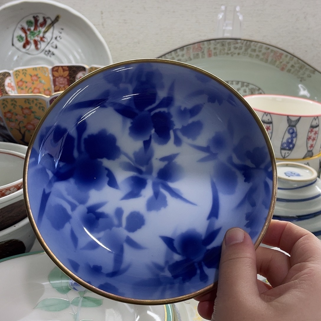 瓷片鲲**盒哈哈哈我在这一片混乱里活蹦乱