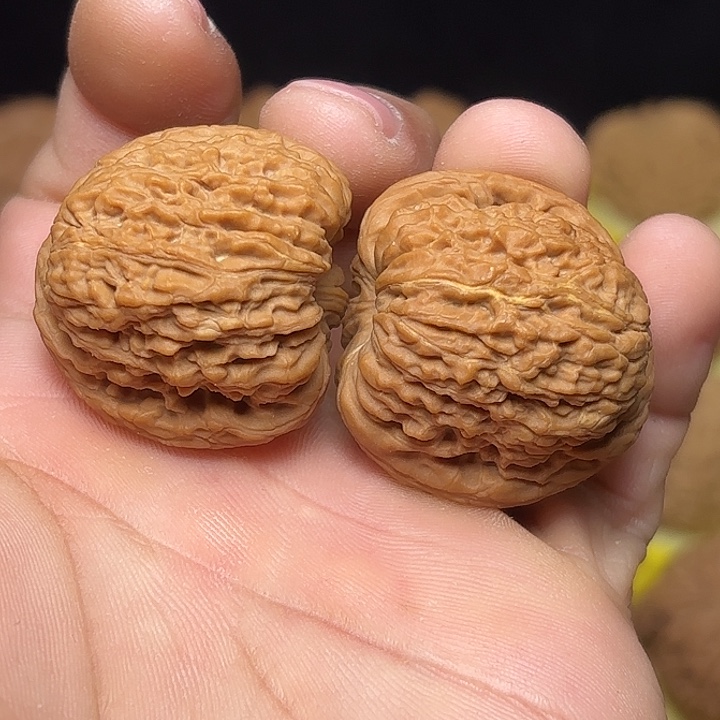 喝***吗把件文玩核桃凹底拉丝窝头南疆36尺133