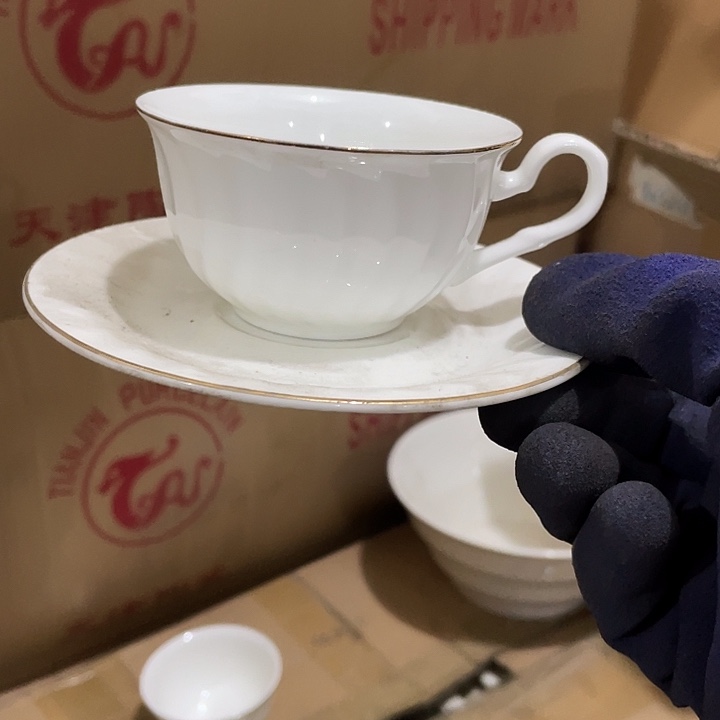 瓷片汉玉骨质瓷杯碟一套