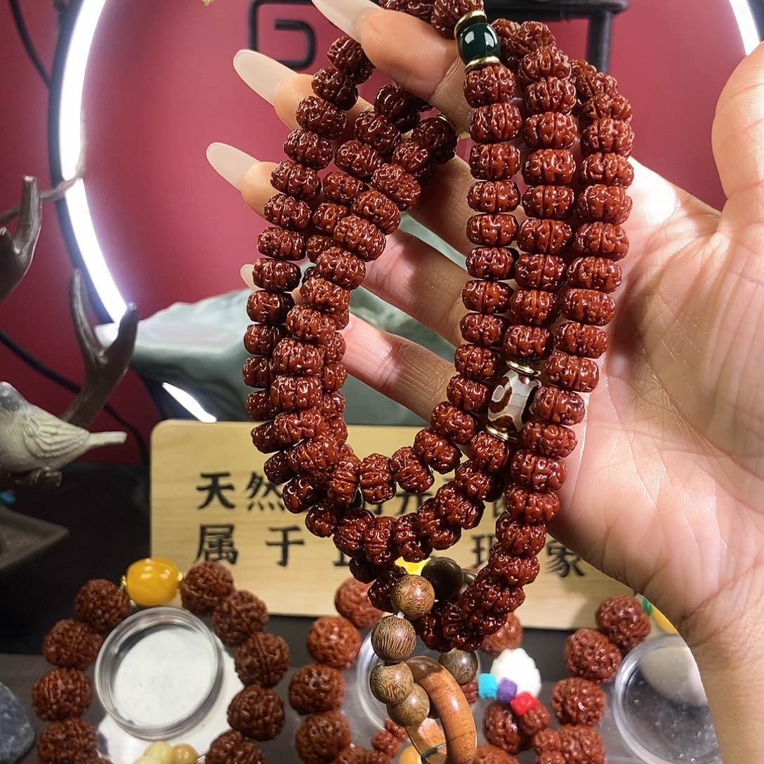 金刚菩提吊坠108颗。              