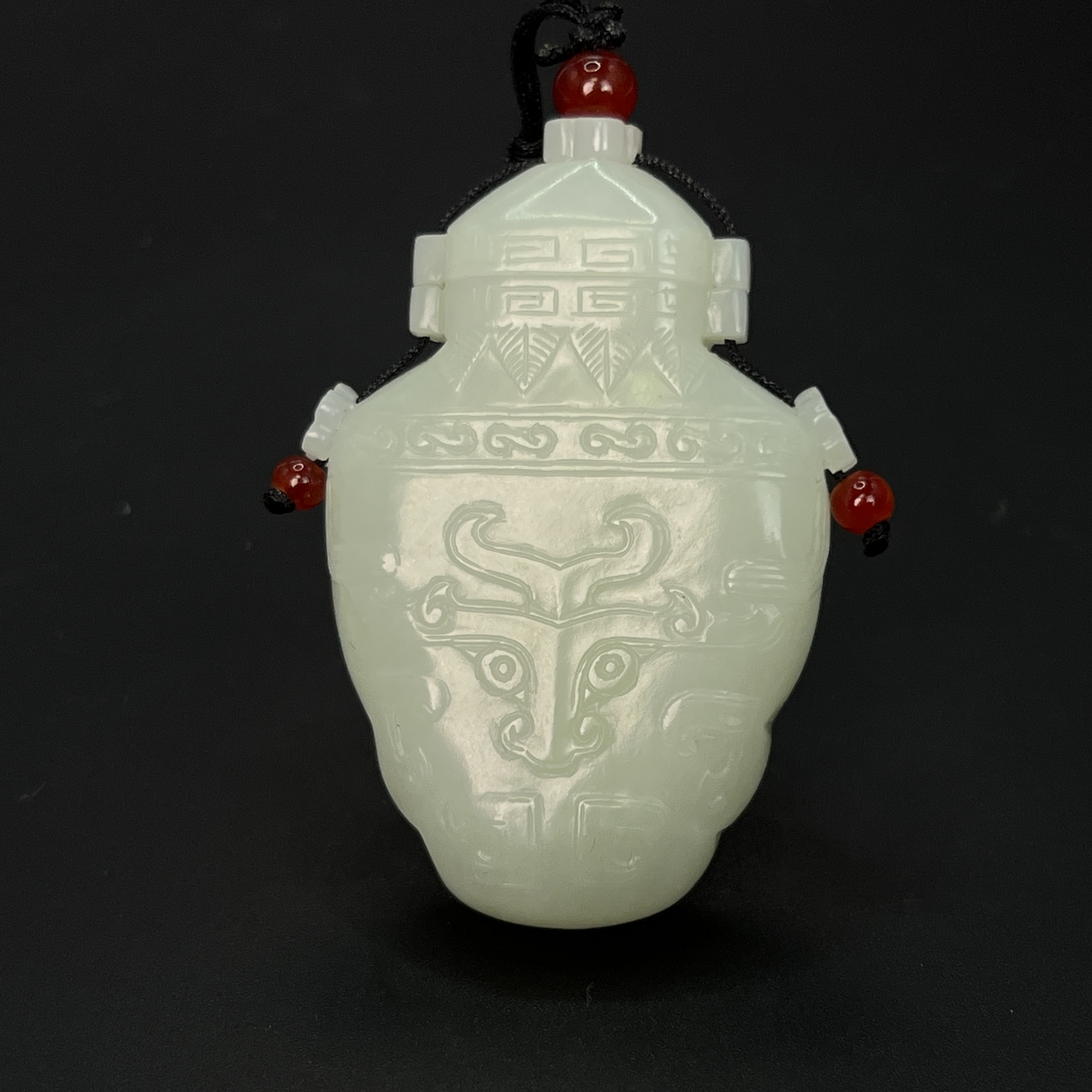 "清中期和田玉兽面纹瓶/ DL535403/ 古玩/收藏/德州文物"