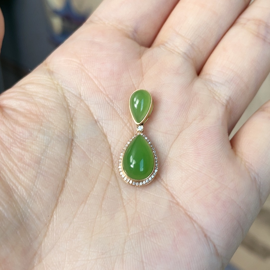 和田玉（碧玉）吊坠(不含链)18K金镶嵌