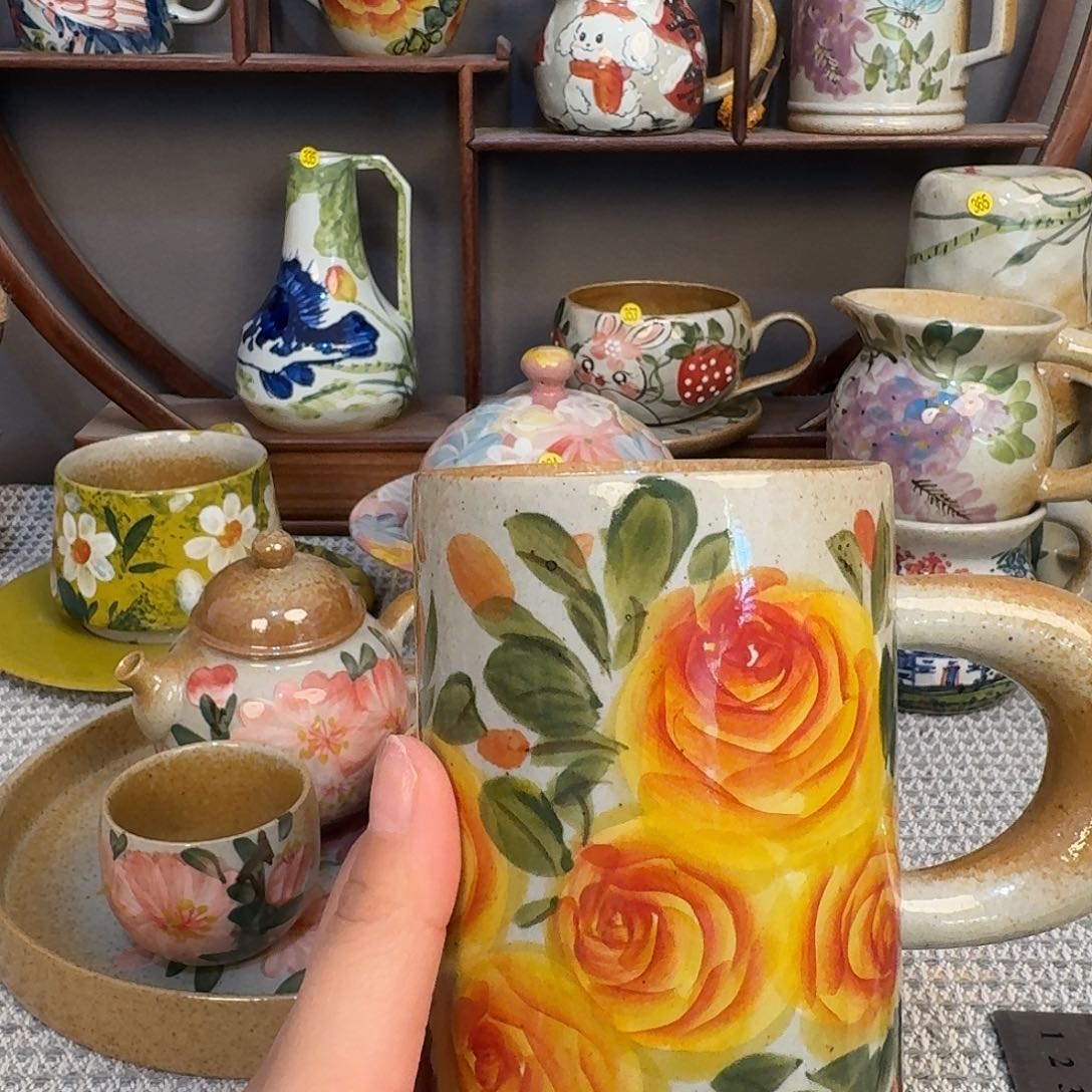 摆件乔*红景德镇手工制作