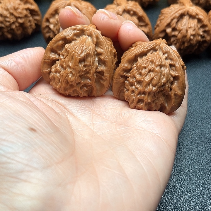 道***然核桃39尺白狮子拼接三棱