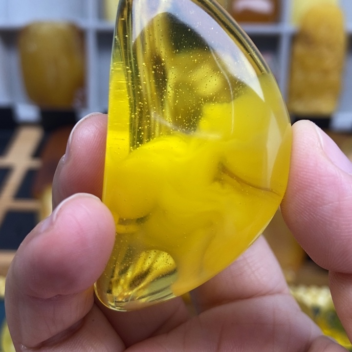 琥珀未镶嵌裸石吊坠