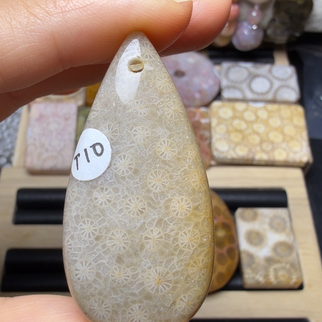 硅化玉未镶嵌闪闪小蕾丝，特价