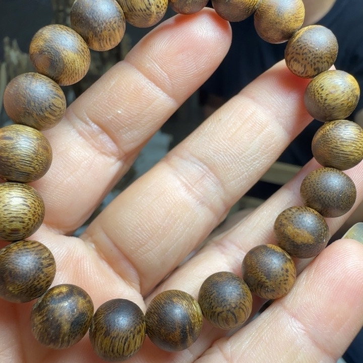 润***盛沉香碎屑沉香1.0圆花珠8克