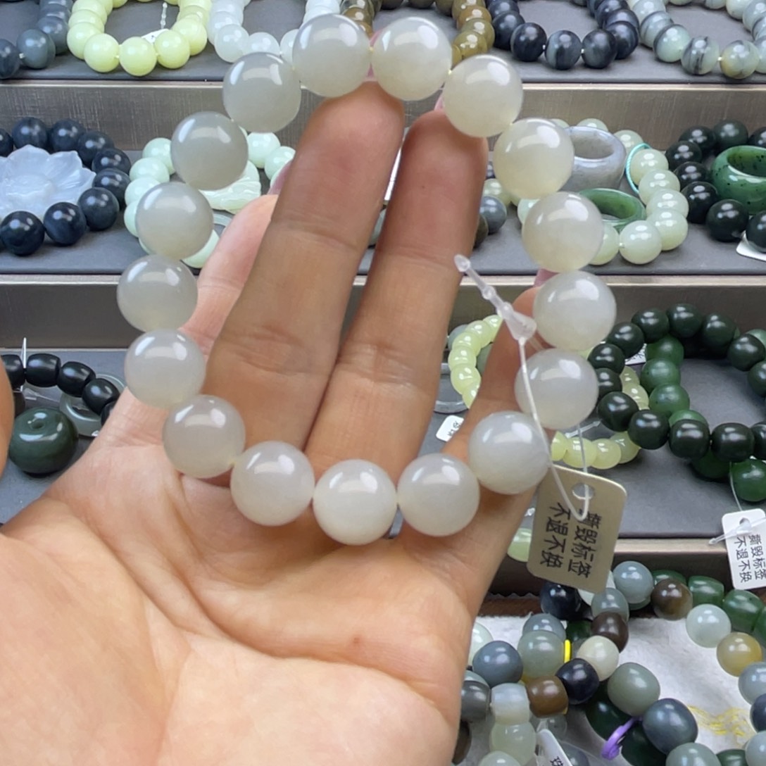 未镶嵌和田玉手链