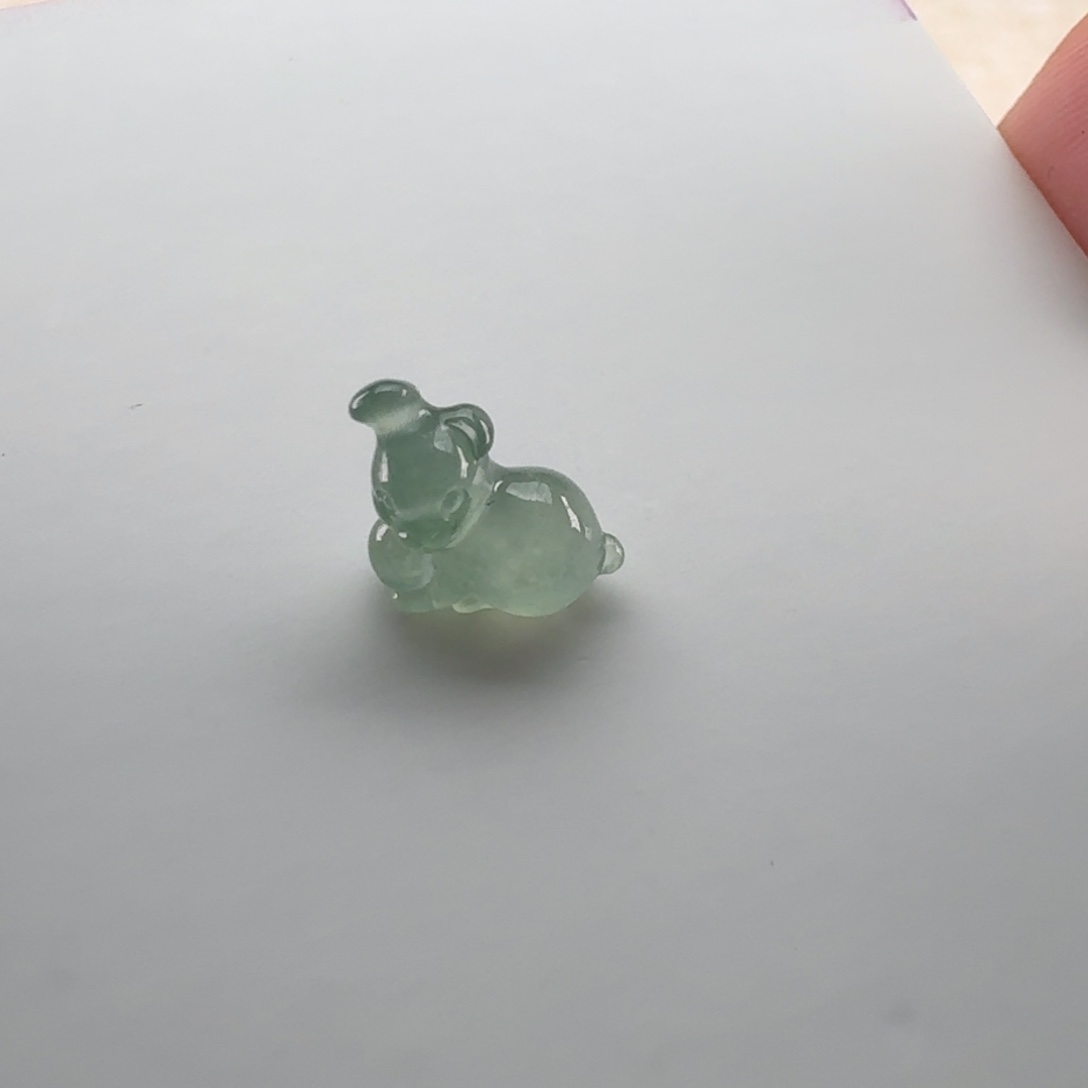 颈饰未镶嵌翡翠兔子