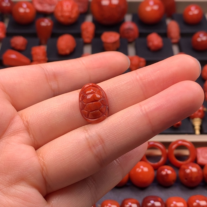 南红玛瑙未镶嵌富甲一方11MM+