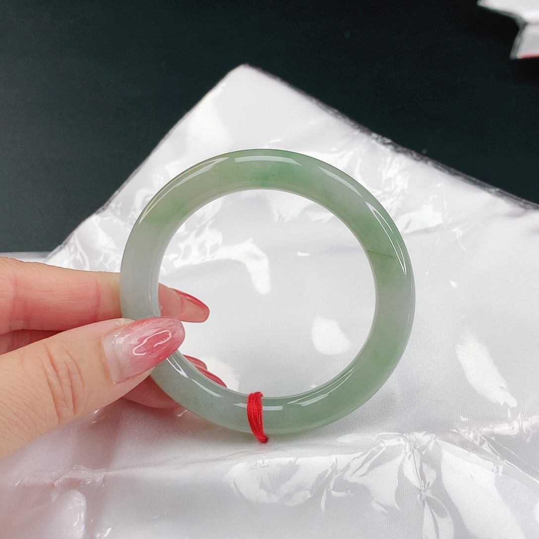 翡翠手镯未镶嵌翡翠011