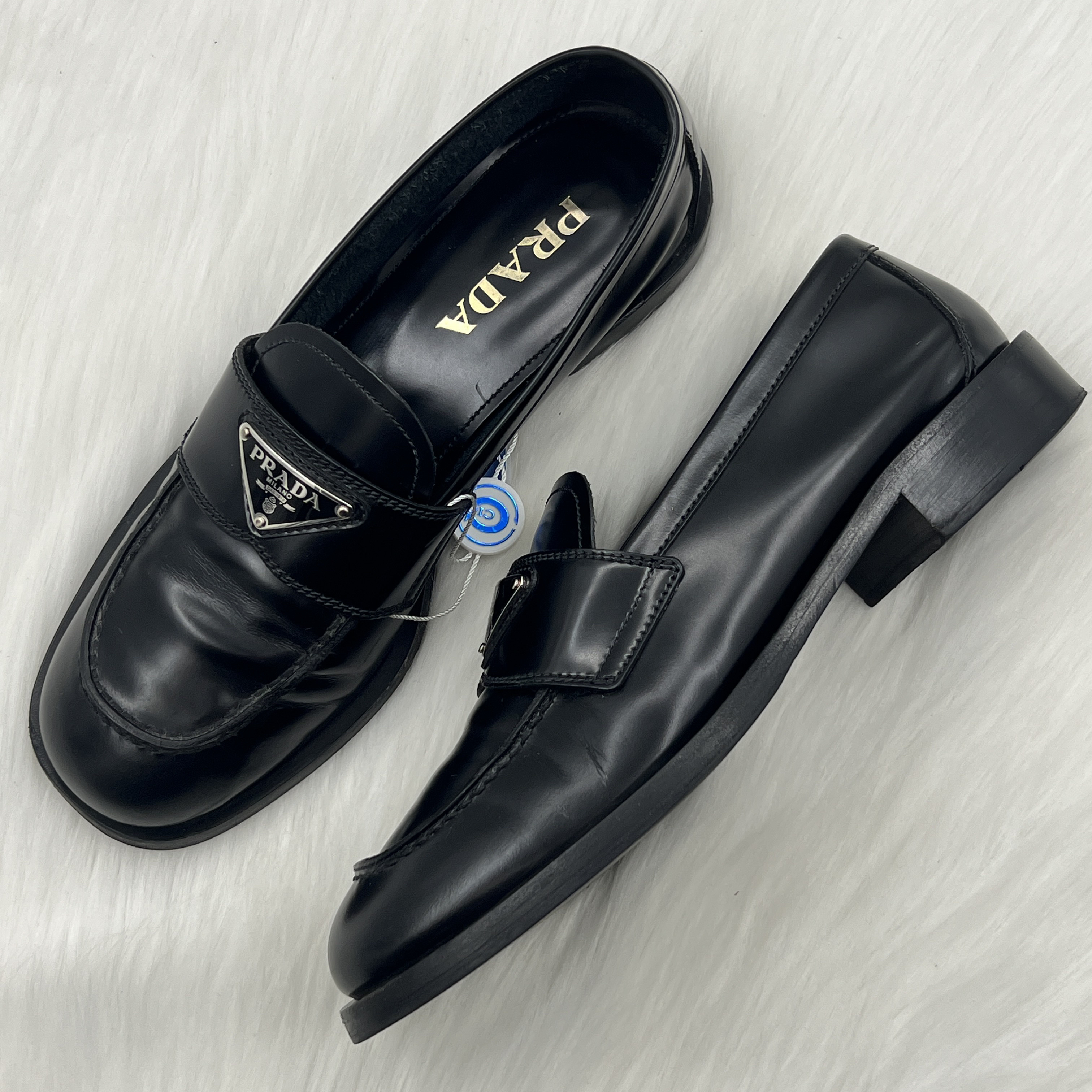 95新 Prada/普拉达 三角银标乐福鞋 37.5码 公价9.5k x026