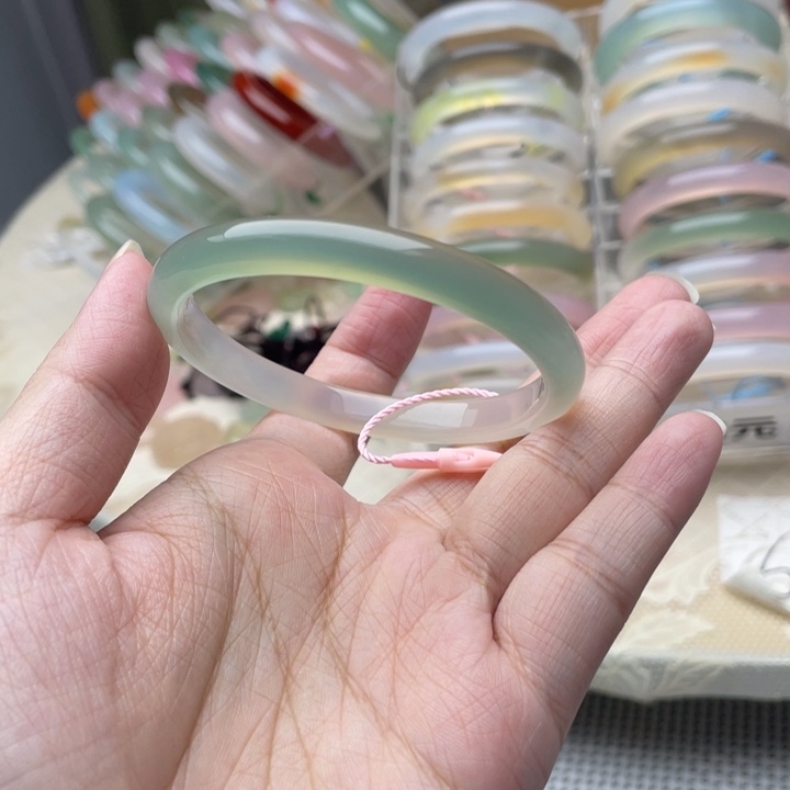 玛瑙/玉髓未镶嵌手镯56圈口