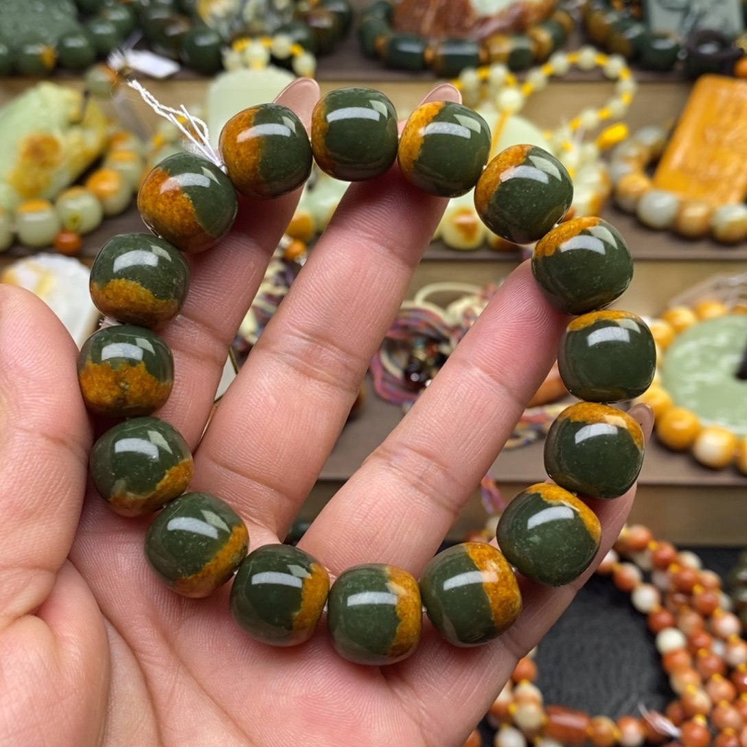 透闪石质玉未镶嵌手串