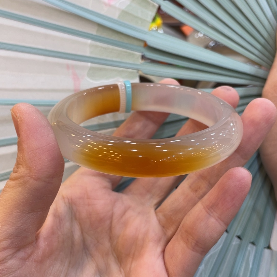 玛瑙/玉髓手镯未镶嵌?