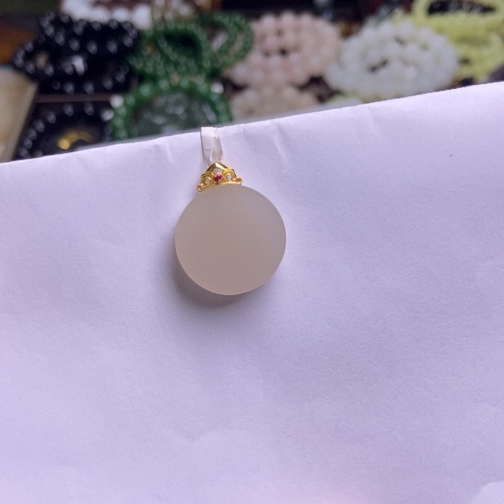 和田玉未镶嵌颈饰藕粉红粉老矿料金镶圆牌