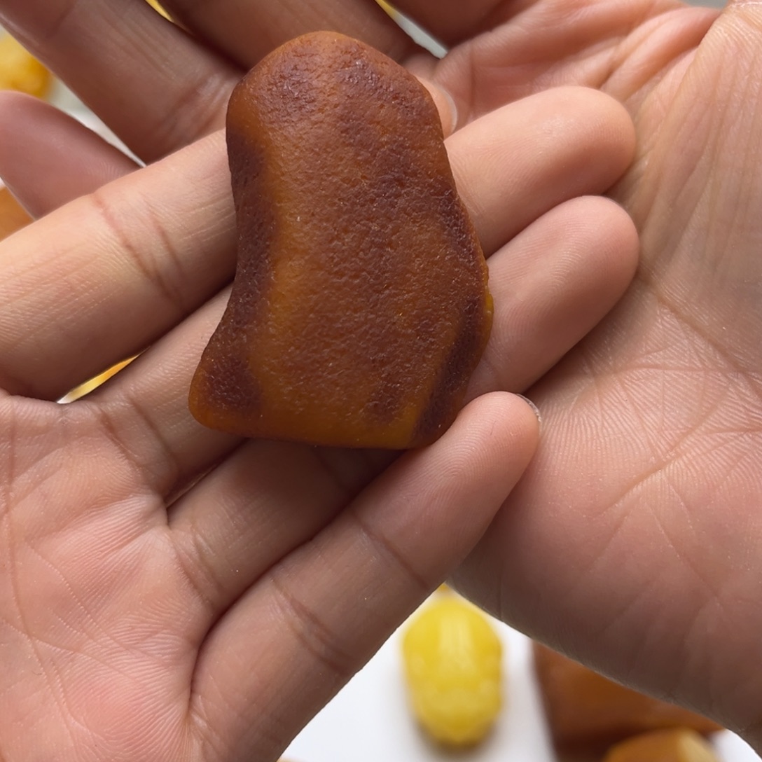 遇***方定制琥珀未镶嵌蜜蜡定制原石打孔