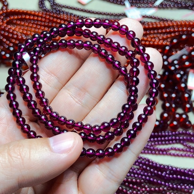 【闪购商品】未镶嵌手链石榴石（紫牙乌）4.8毫米