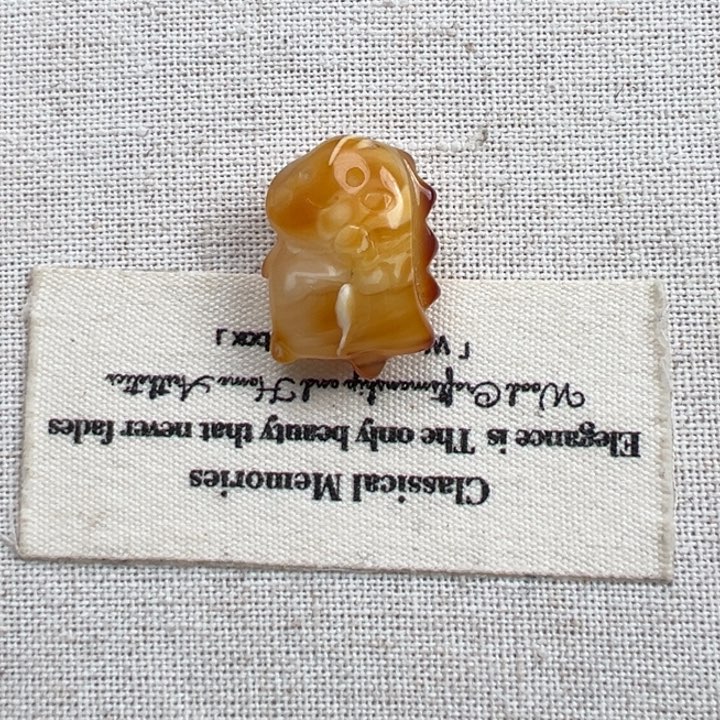 琥珀裸石未镶嵌蜜蜡