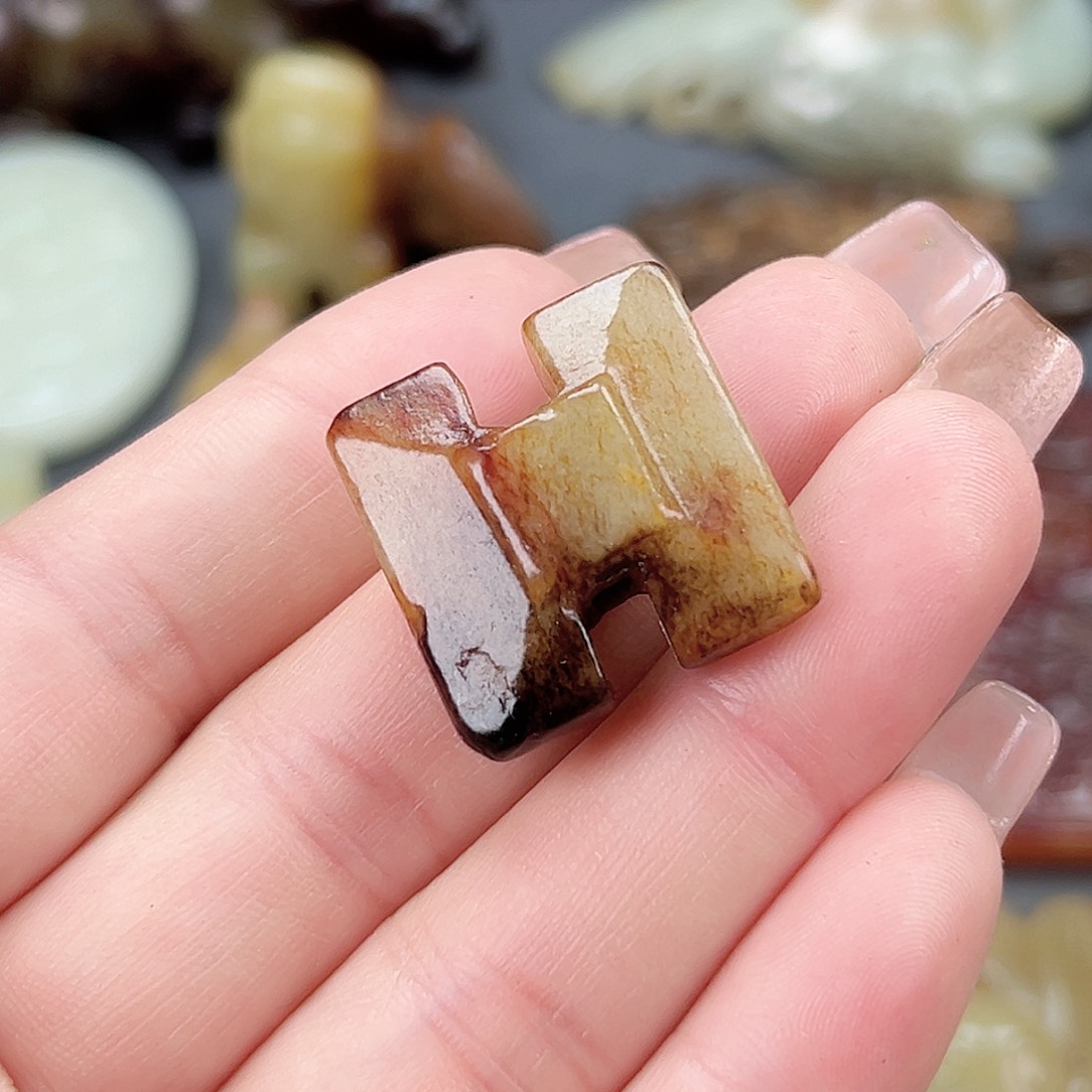 和田玉（糖玉）颈饰未镶嵌