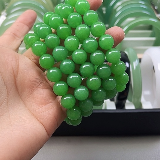 东陵石颈饰未镶嵌