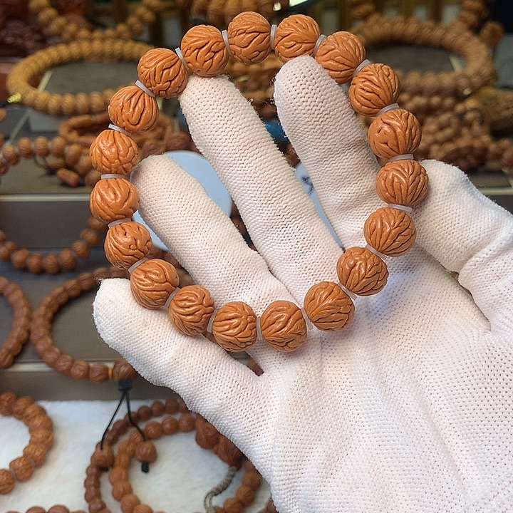 手串桃核秦岭了我