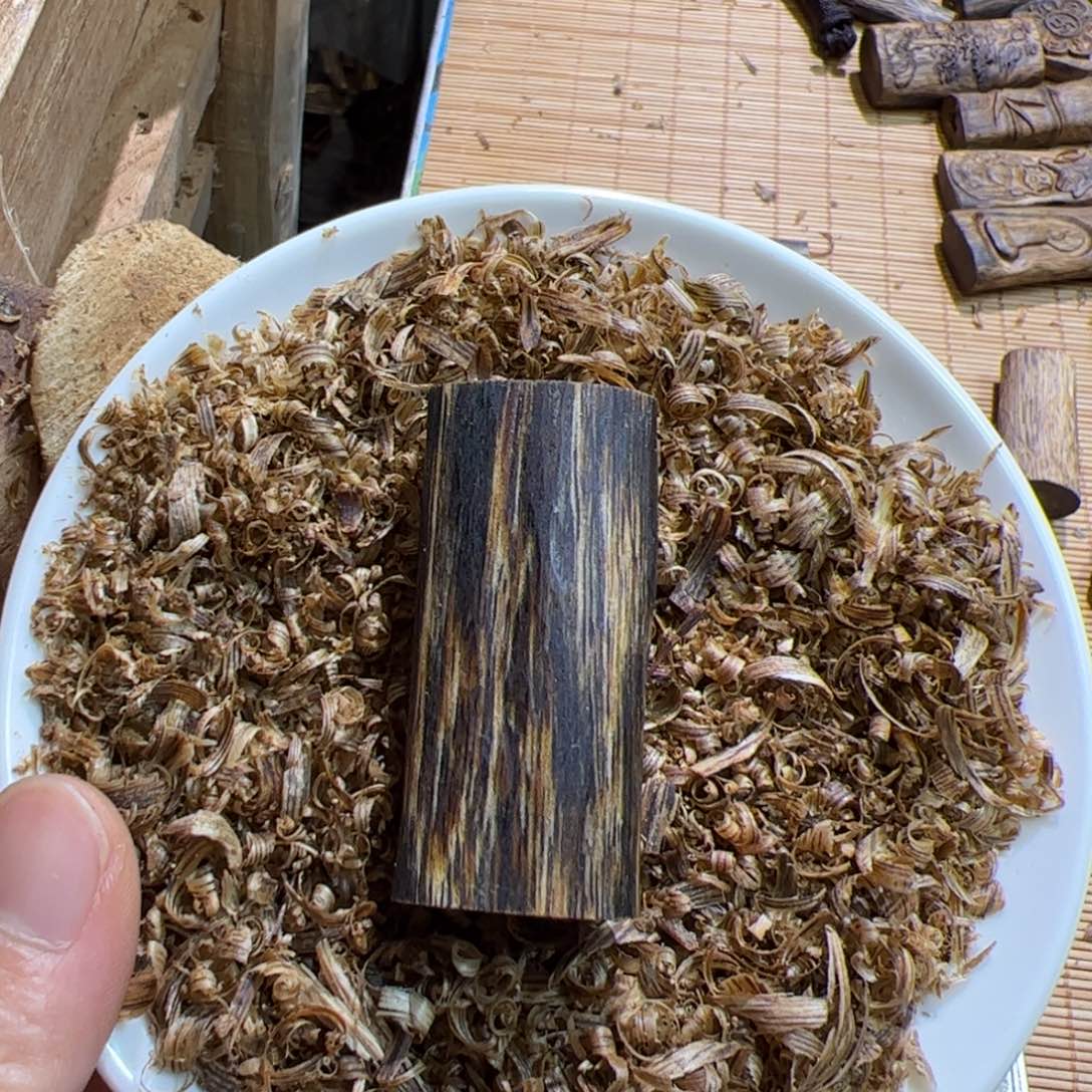 沉香碎屑沉香紫棋素牌12.8克