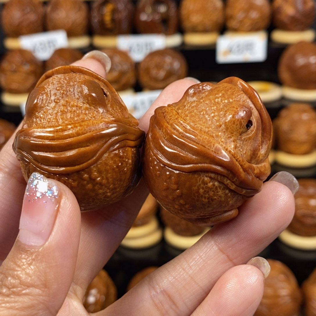 橄榄核吊坠吞金兽通尺一对009987