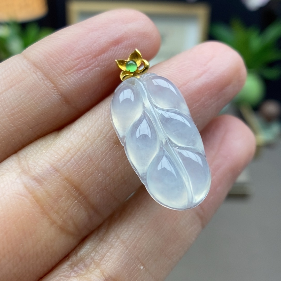 翡翠18K金镶嵌颈饰吊坠60