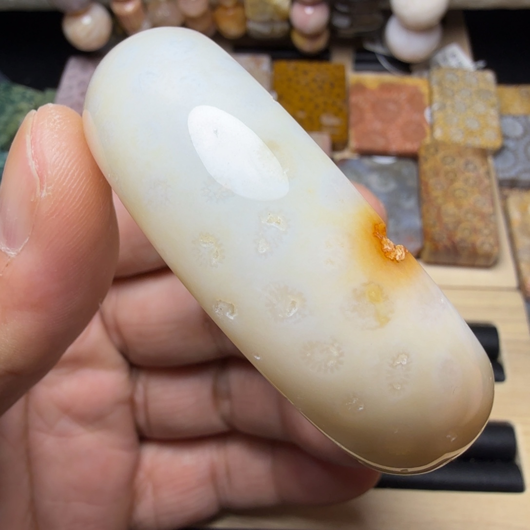 石英质玉未镶嵌纯天然色有机玉石保真色52.5圈口