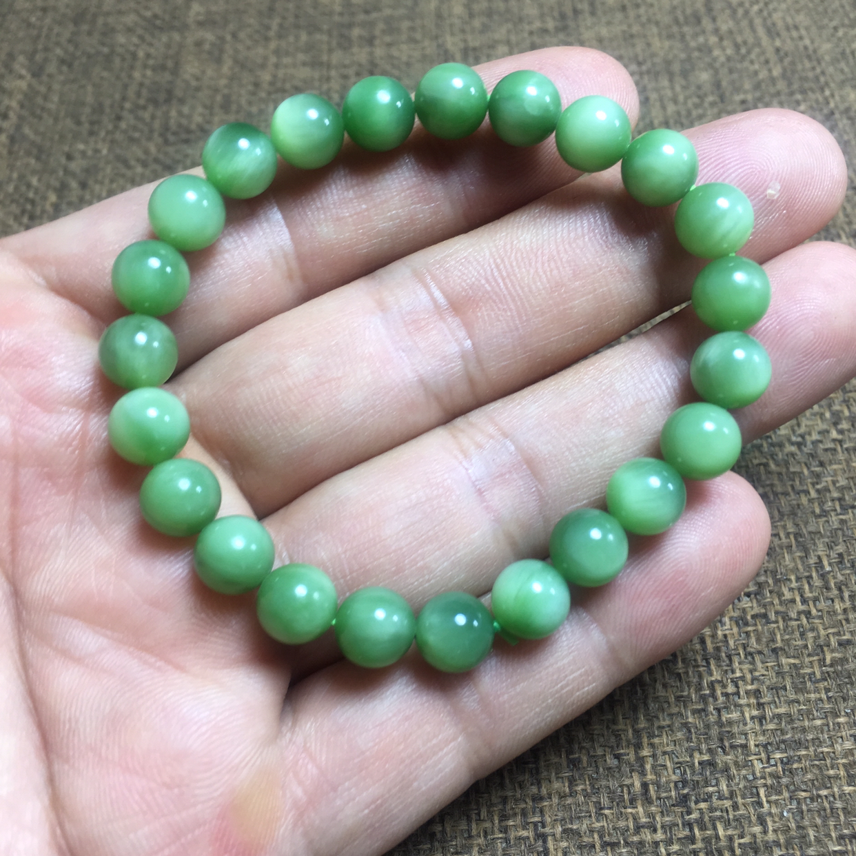 卡8mm天然新疆和田玉且末黑羊洞碧玉手串手链