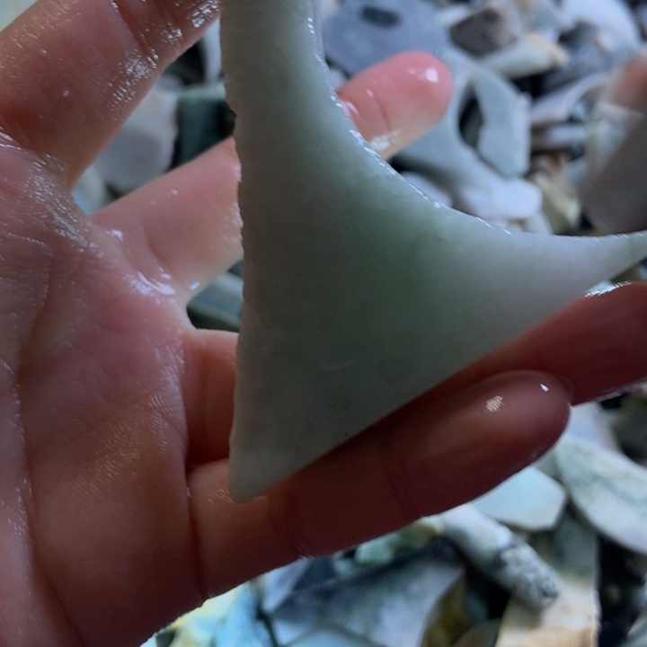 翡翠颈饰未镶嵌天然翡翠
