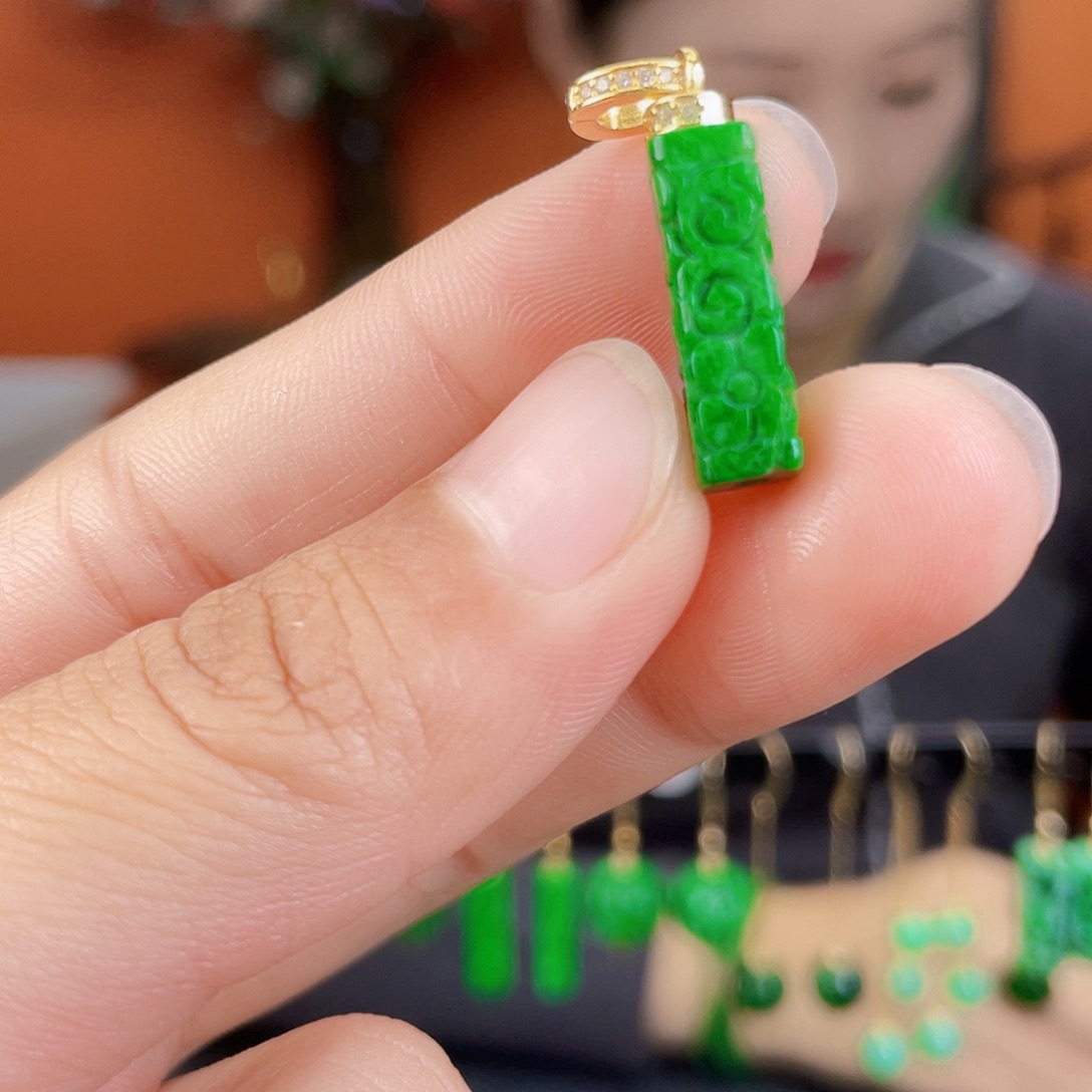 翡翠未镶嵌耳饰饰品