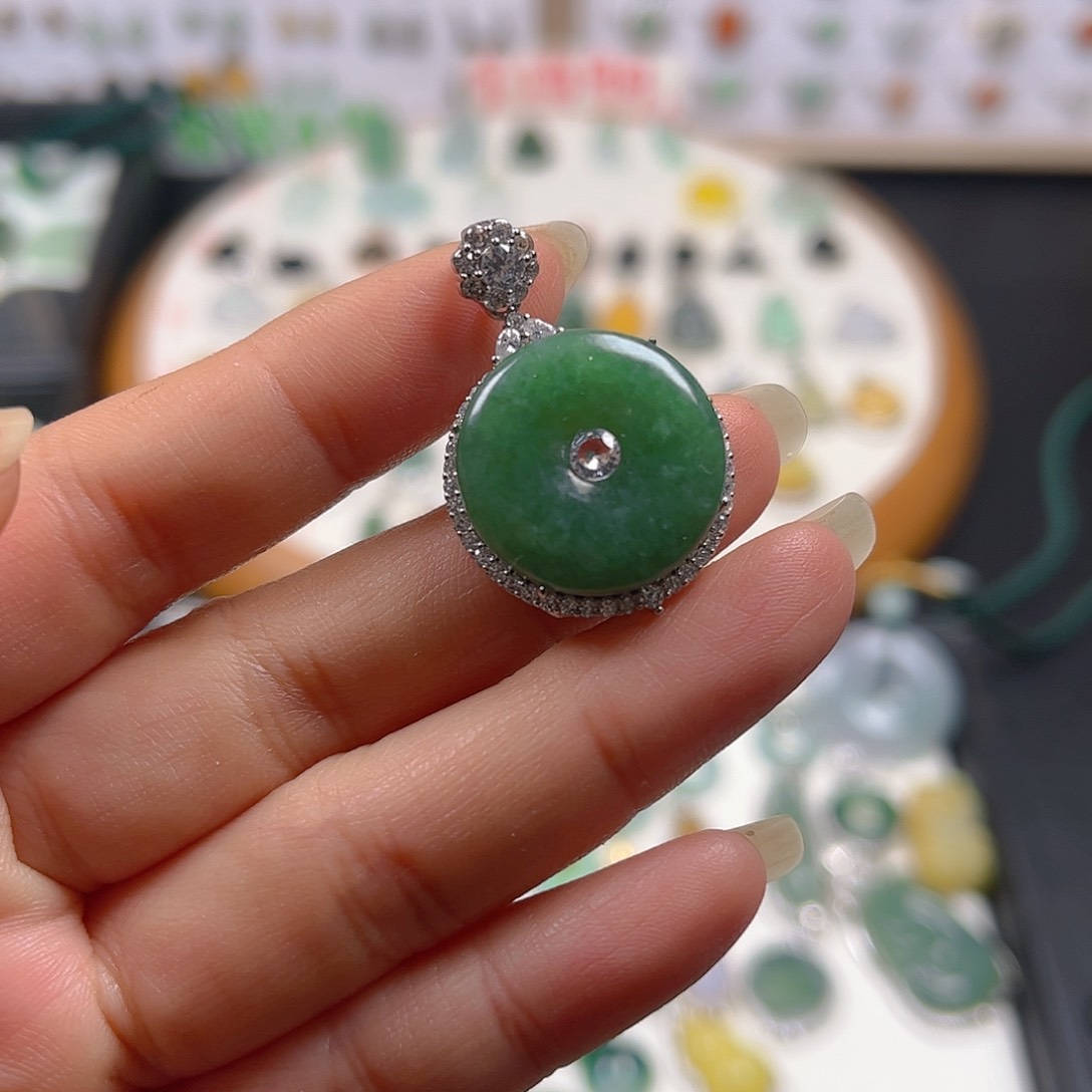 【闪购商品】翡翠颈饰银S925镶嵌柿**意吊坠