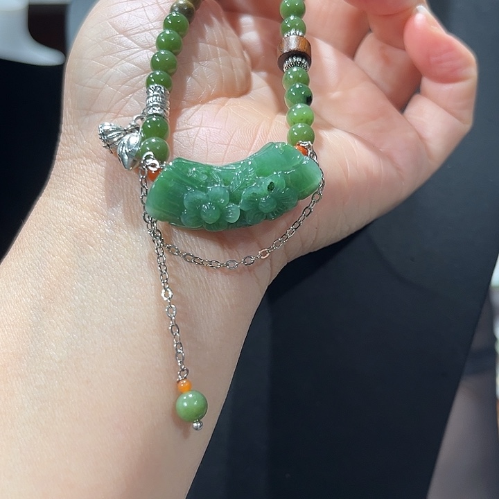 颈饰未镶嵌和田玉