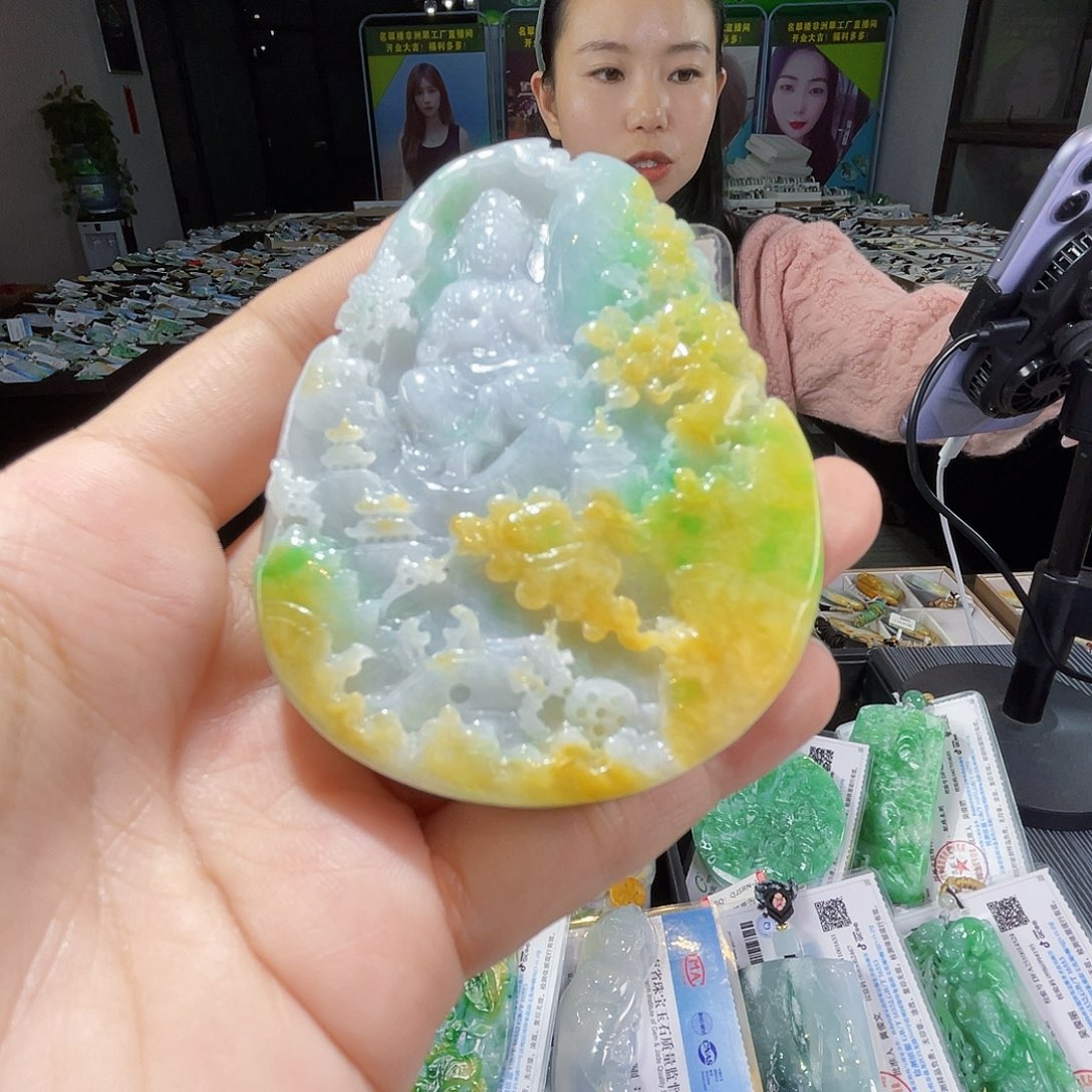 颈饰未镶嵌翡翠一