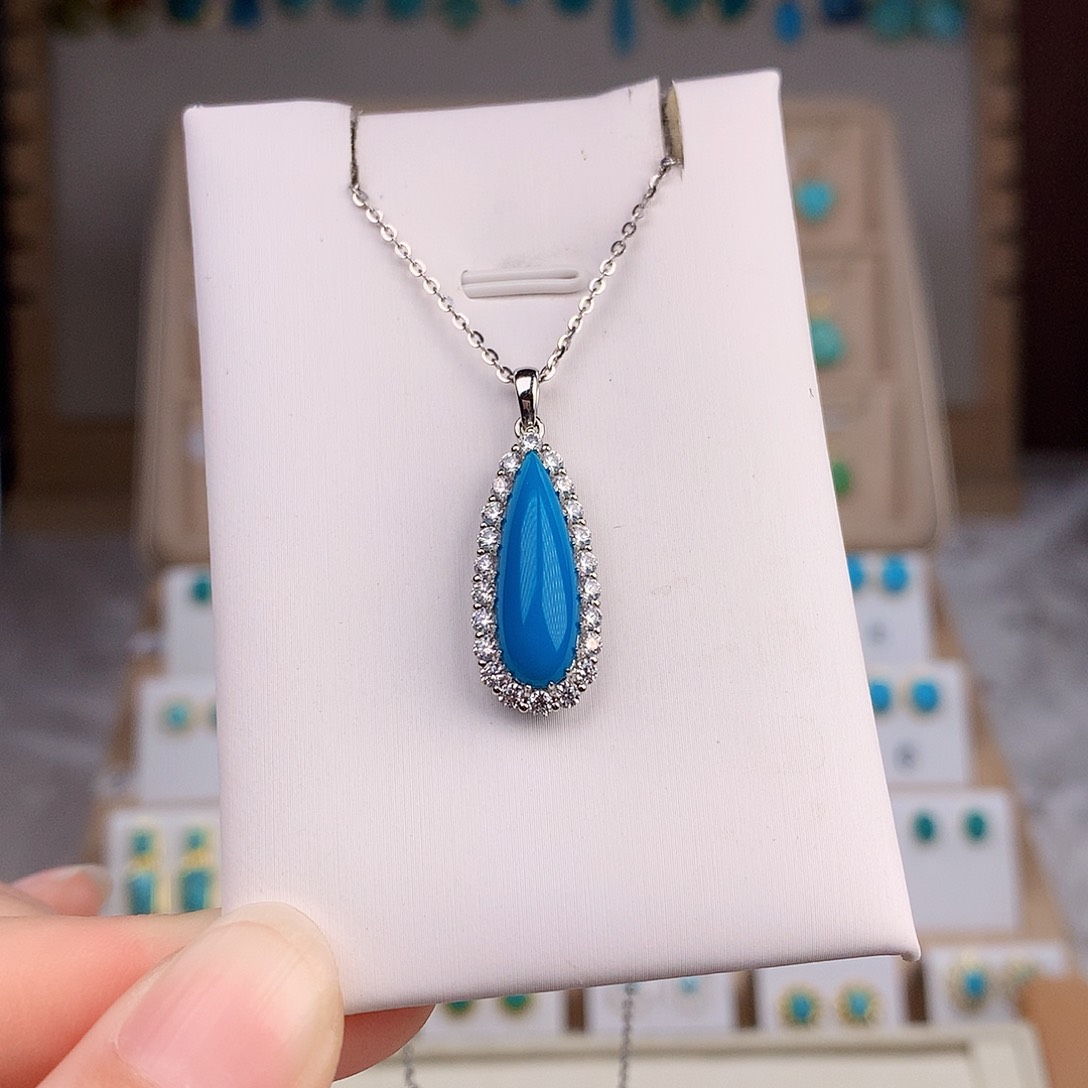 绿松石颈饰18K金镶嵌