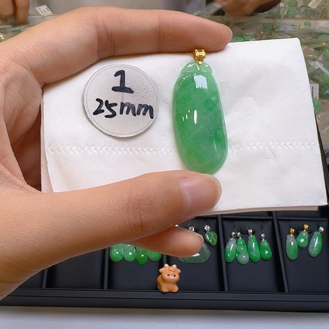 翡翠吊坠(不含链)18K金镶嵌翡翠