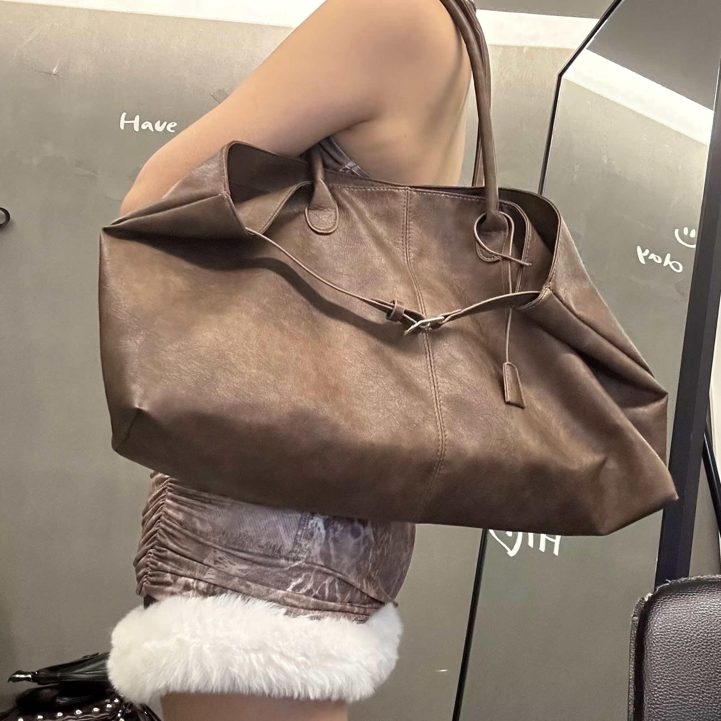 2025夏季新款复古大容量腋下包百搭小众单肩包