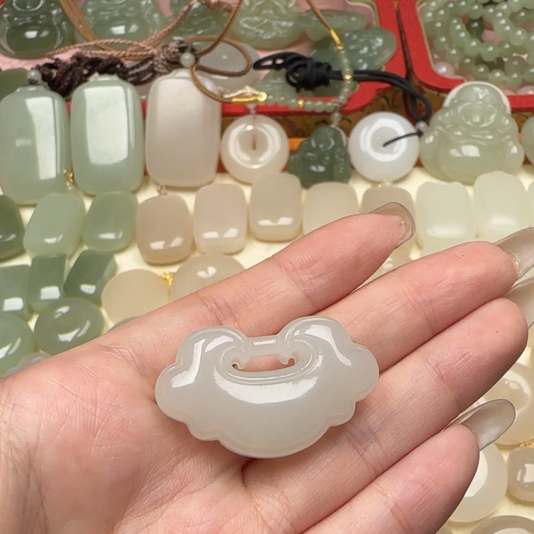 和田玉未镶嵌颈饰E*