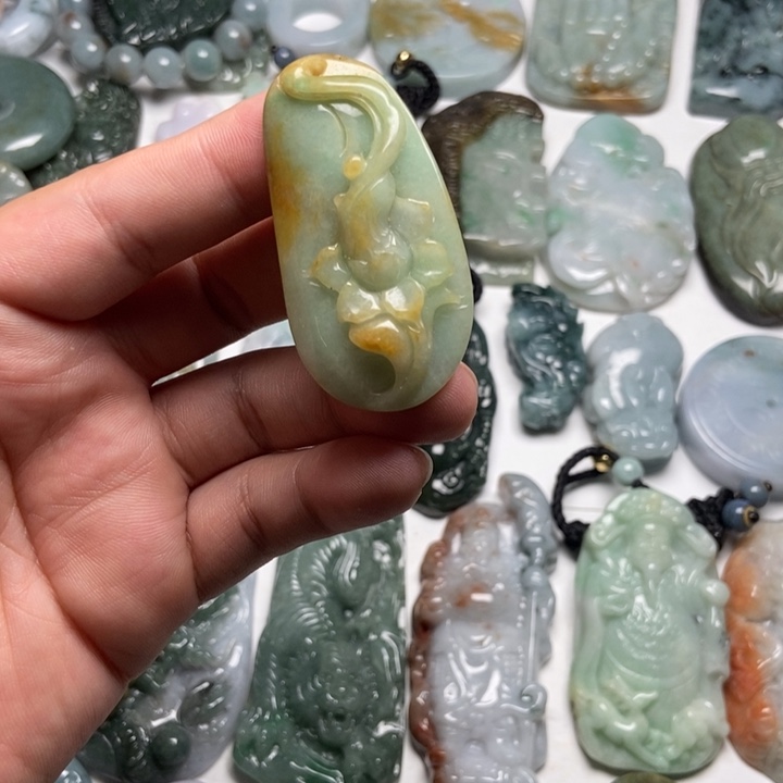 翡翠未镶嵌颈饰悟道100