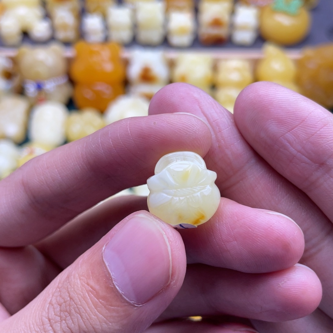 琥珀未镶嵌裸石蜜蜡